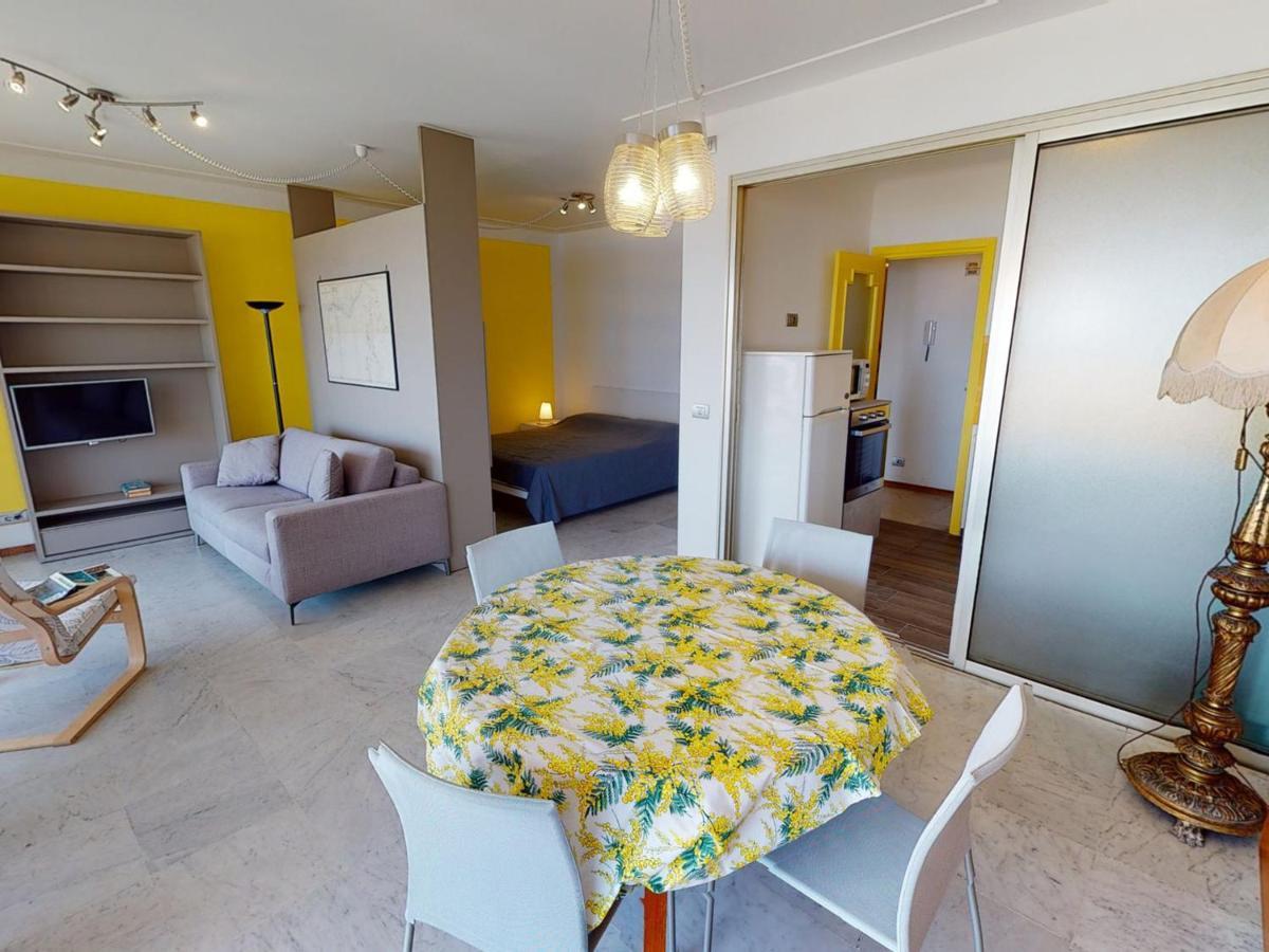 Studio Renove Face Mer Avec Terrasse A Menton, Proche Centre-Ville Et Plages - Fr-1-196-301 מראה חיצוני תמונה